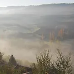 Logis Sur Ciel קורד-סור-סיאל
